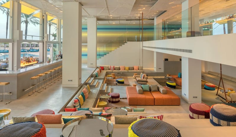 W LOUNGE